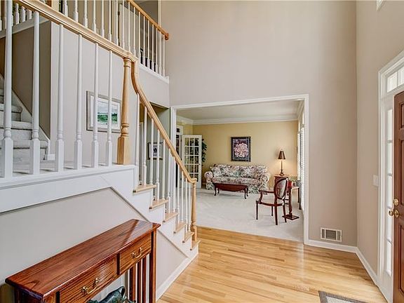 3rd image of 2314 Meadow Isle Ln