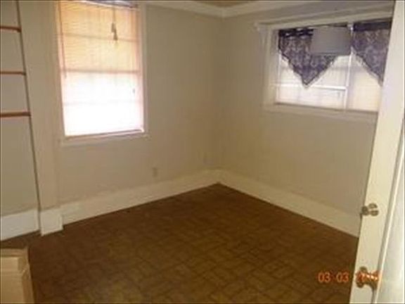 4th image of 107 Valley Dr