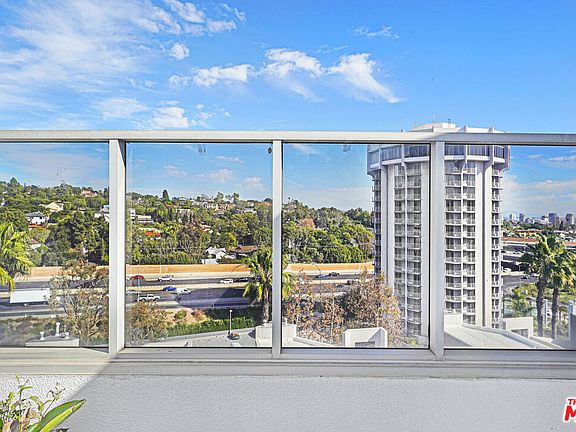 5th image of 171 N Church Ln #Penthouse 10