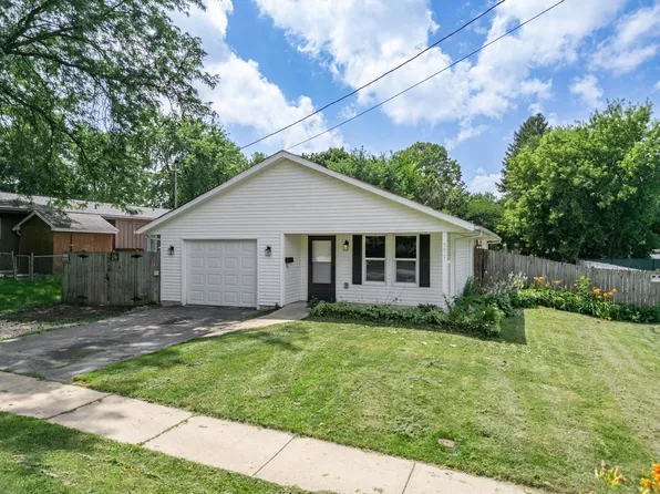 551 W Menomonie St, Belvidere, IL 61008