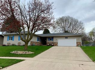 1519 Knollcrest Dr, Fort Dodge, IA 50501