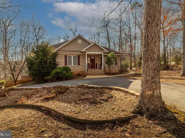 3 Albano Ct, Palmyra, VA 22963