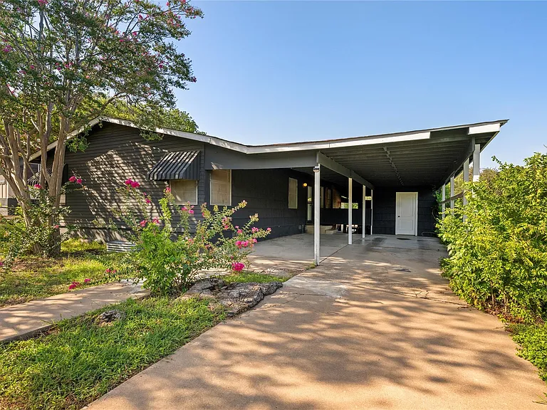 402 Philco Dr — Photo 3