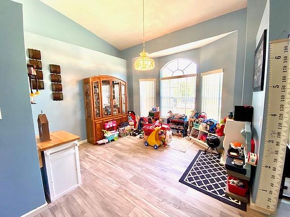 5th image of 124 SW Ladybug Dr