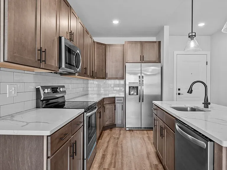 HH Bath View Apartments — Photo 20