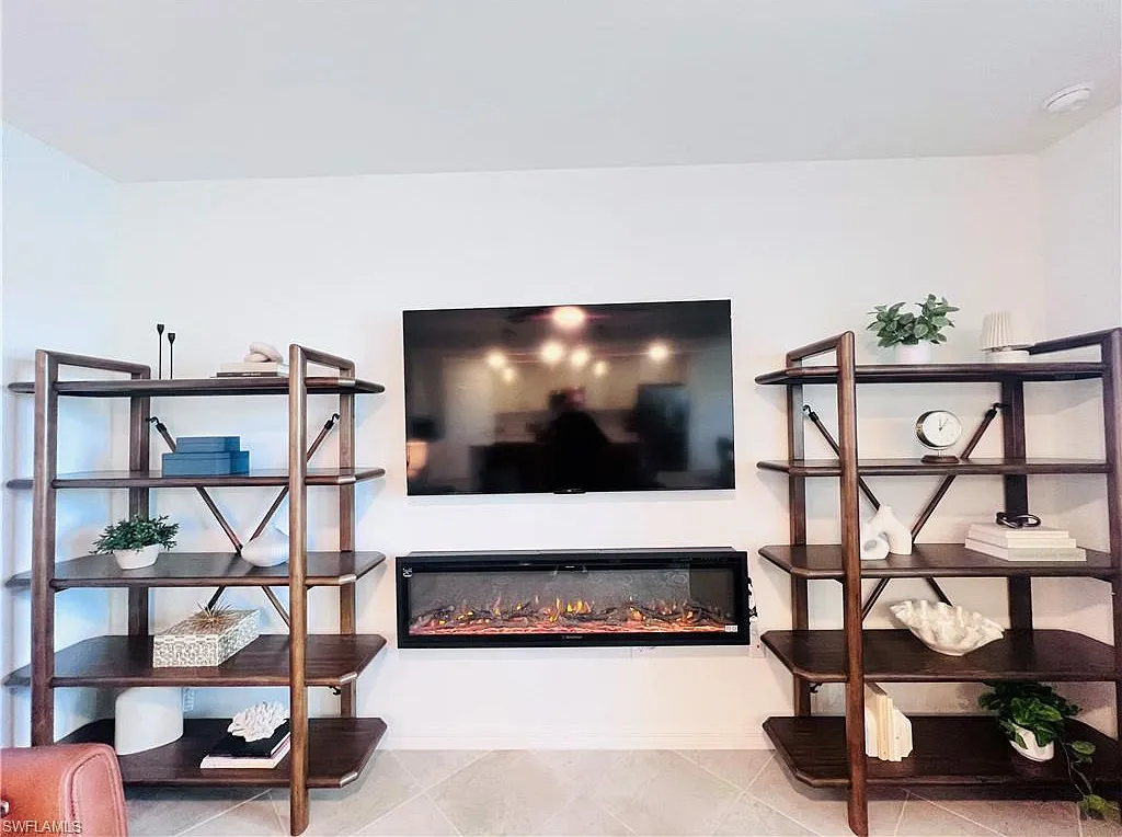 2 bed, 2.0 bath, 1366 sqft, $4,800 — Photo 3