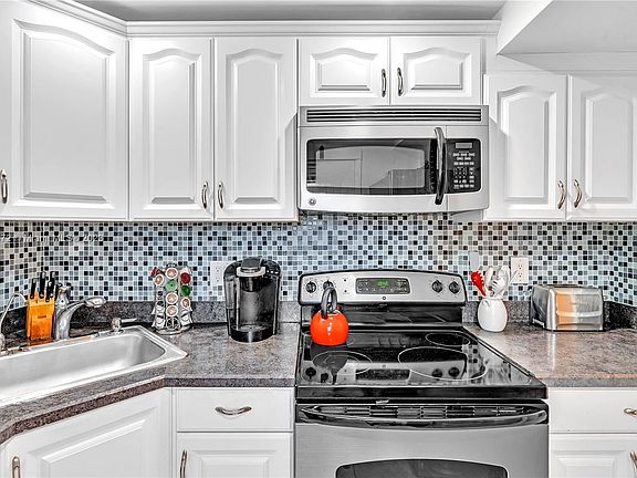 3rd image of 20500 W Country Club Dr APT 507