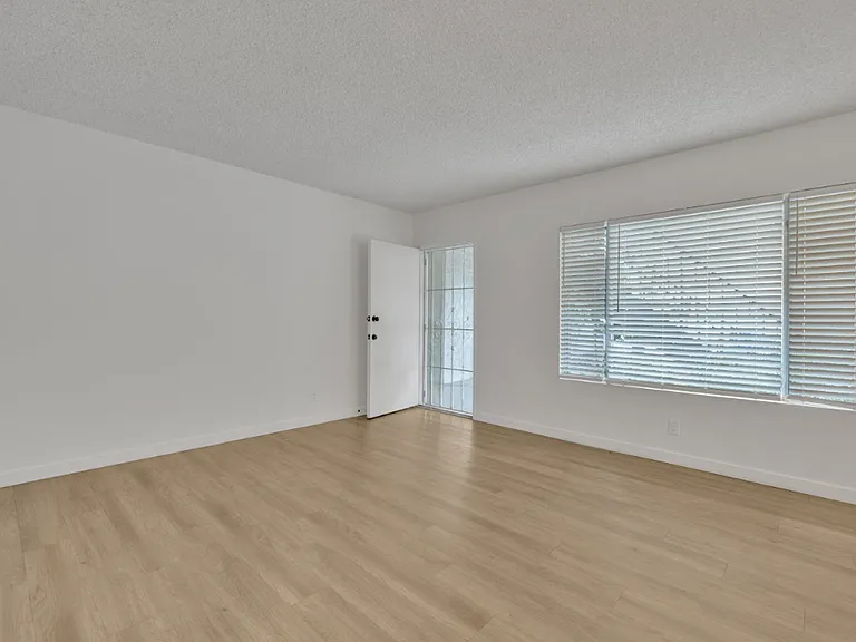 3520 Elm Ave — Photo 15