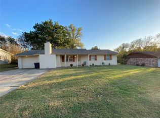 727 E 22nd St, Ada, OK 74820