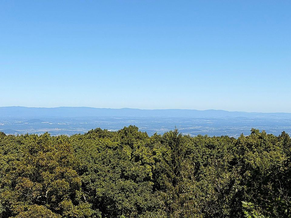 1st image of 3 Shenandoah Rdg