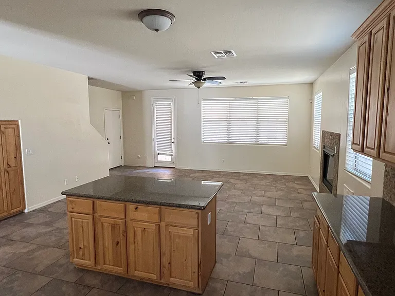 1442 S Newberry Ln — Photo 4