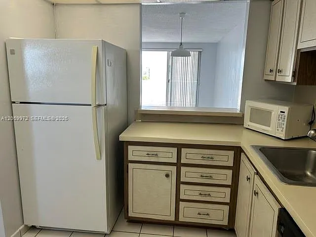 1331 Lincoln Rd #905 — Photo 5