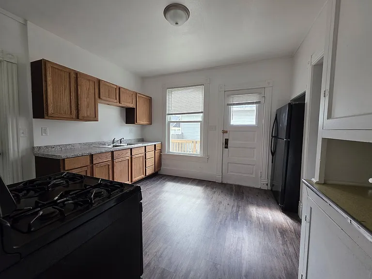 1801 N Wisconsin St — Photo 3