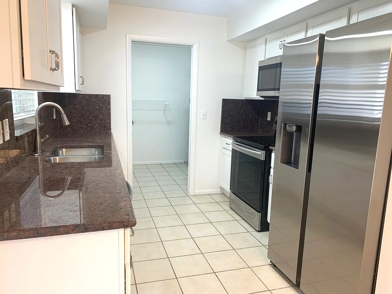 2 bed, 1059 sqft, $1,600 — Photo 4