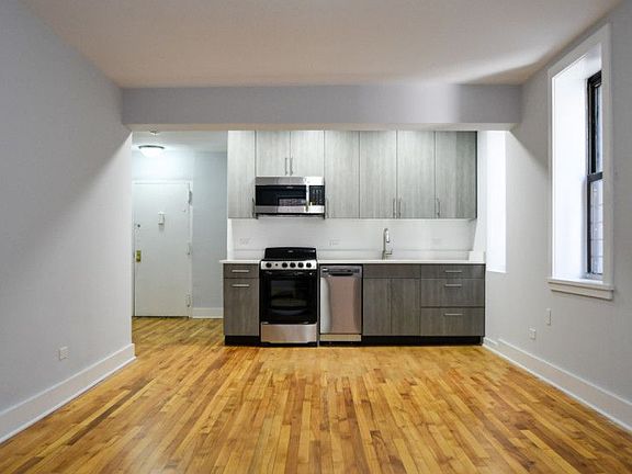 3rd image of 930 Sheridan Ave APT 3L