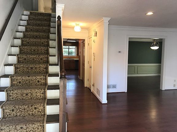 2nd image of 5141 Brentwood Ln SE
