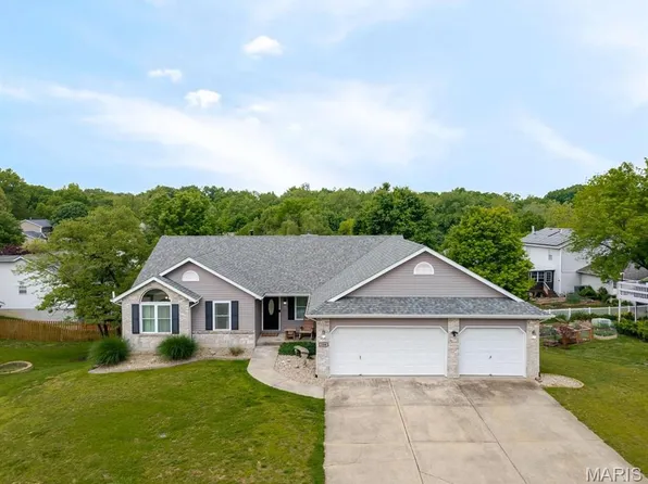 204 Aspen Point, Glen Carbon, IL 62034
