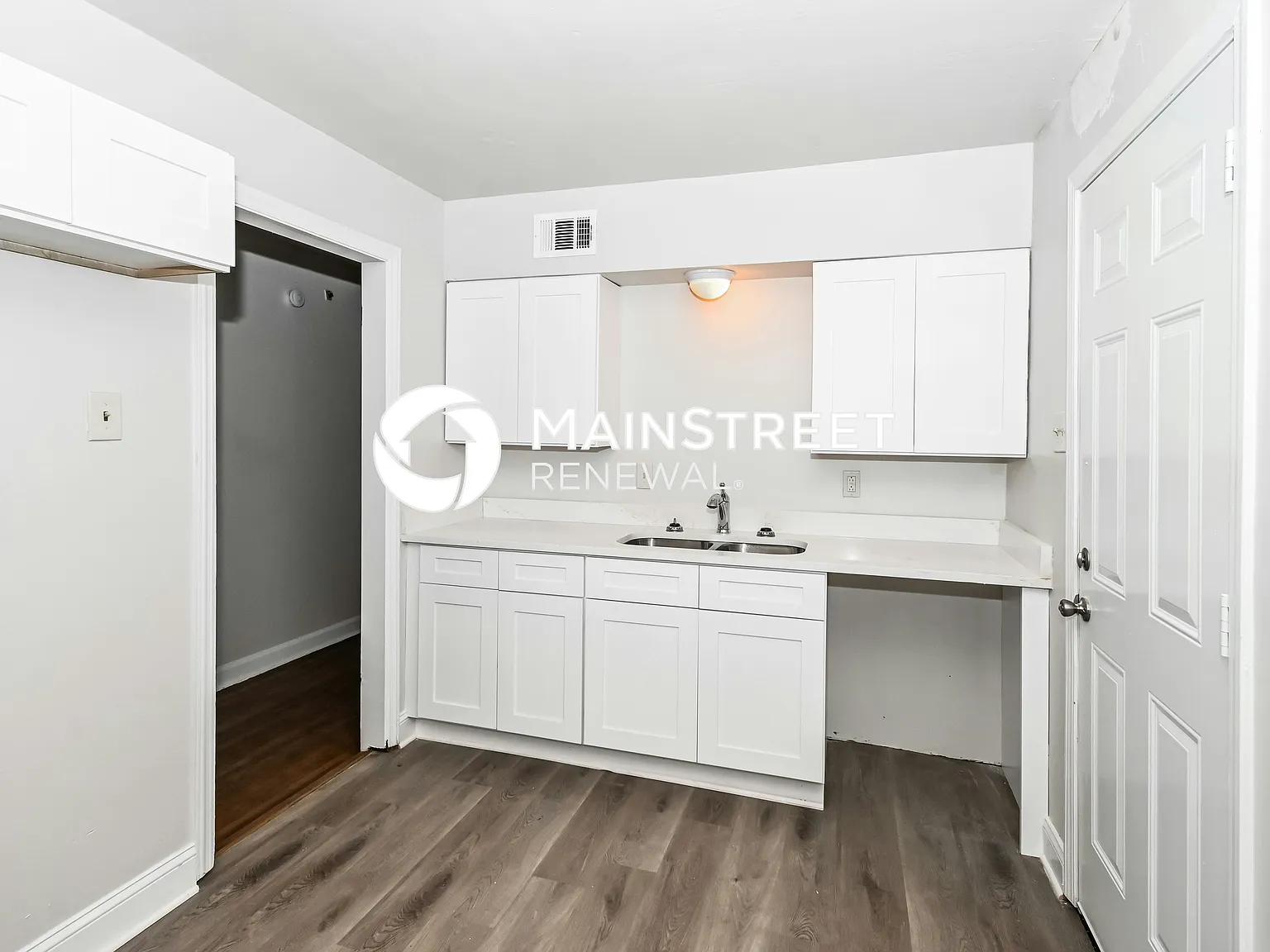 1249 Dearing Rd — Photo 4