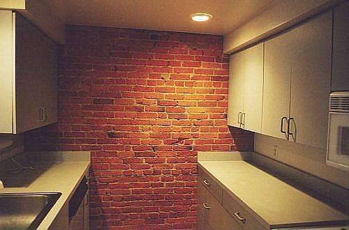 Kitchen facing N.  Stove and refrigerator are out of frame.