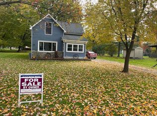 349 S Parsons St, Merrill, MI 48637