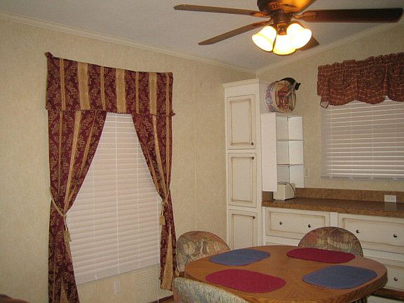 5th image of 304 Tammy Dr
