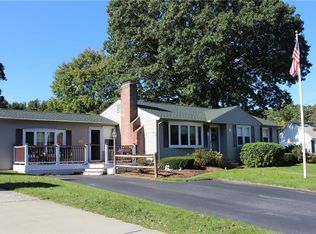 24 Crane St, Warwick, RI 02889