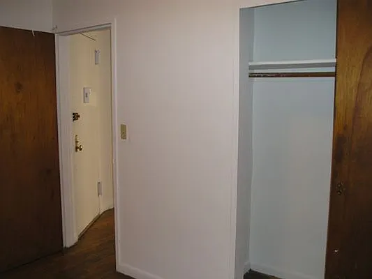 Rented by Eric Goodman Realty Corp | media 10