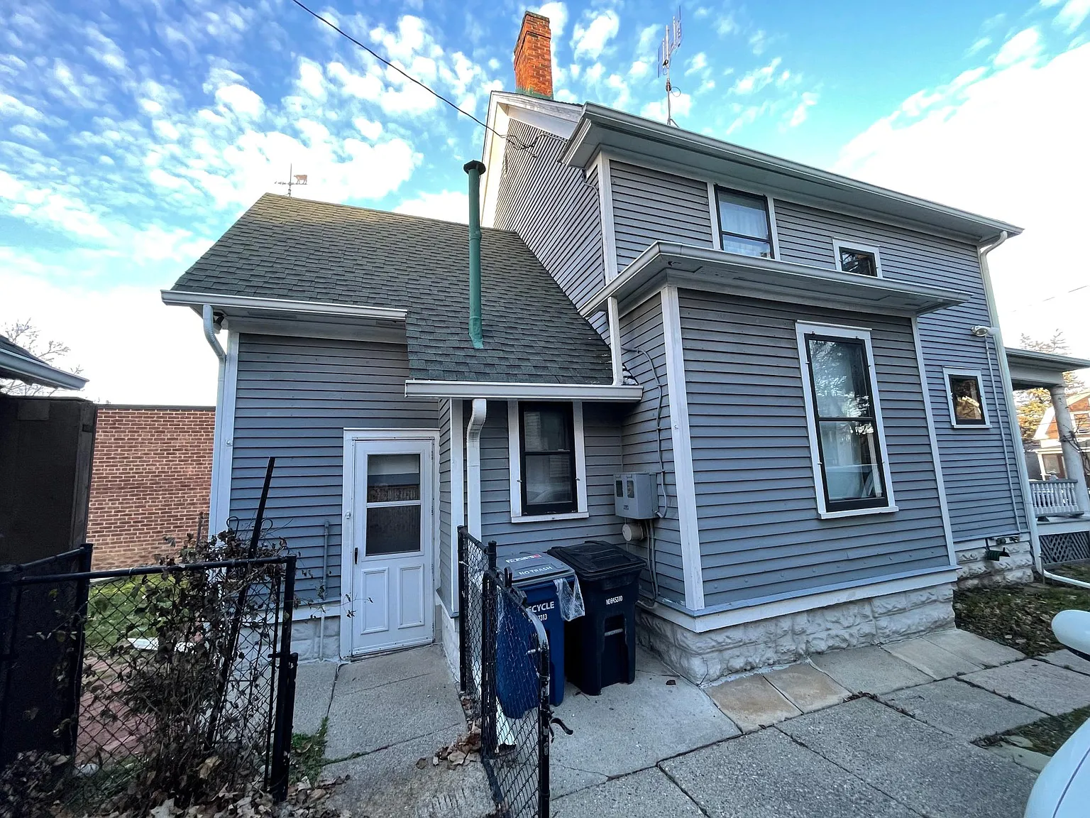 710 S Main St — Photo 2