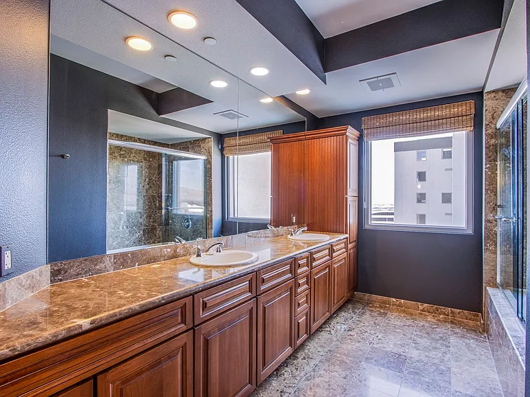 360 E Desert Inn Rd #1008 — Photo 27
