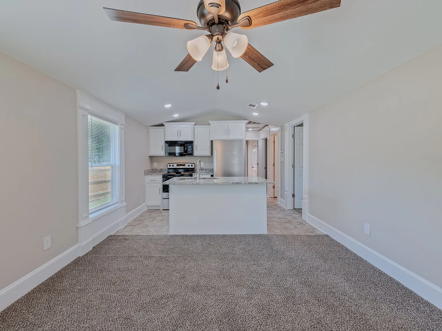 2707 S Cumberland St — Photo 3