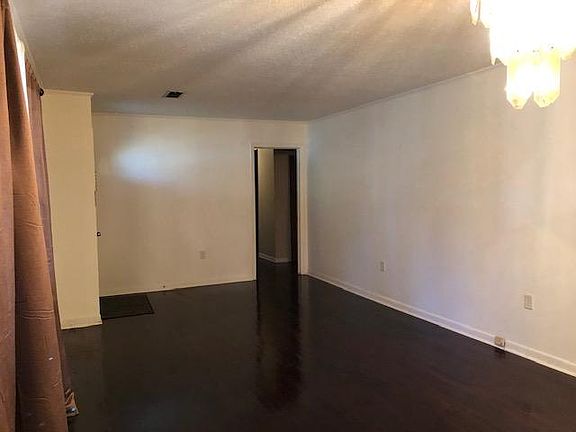 3rd image of 804 Quinn St