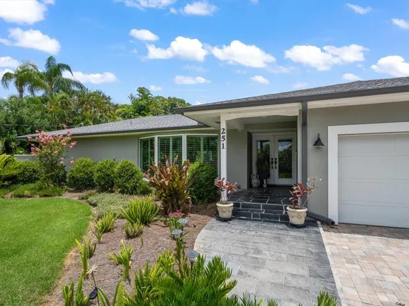 251 Bluff View Dr, Belleair Bluffs, FL 33770