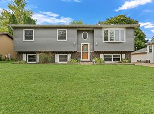 18 Sheehan Dr, Lake Villa, IL
