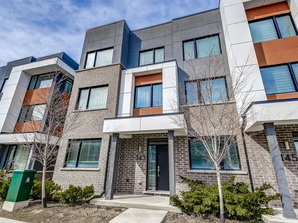 143 Grovewood Cmn, Oakville, ON L6H 0X5