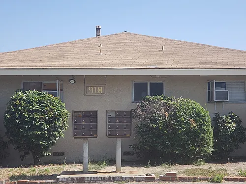 918 W Huntington Dr #C Photo 1