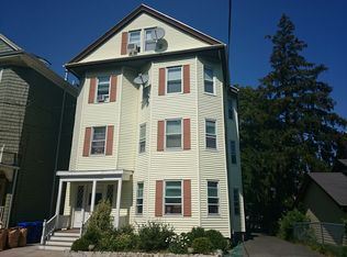 51 Reservoir Rd APT 1, Chestnut Hill, MA 02467