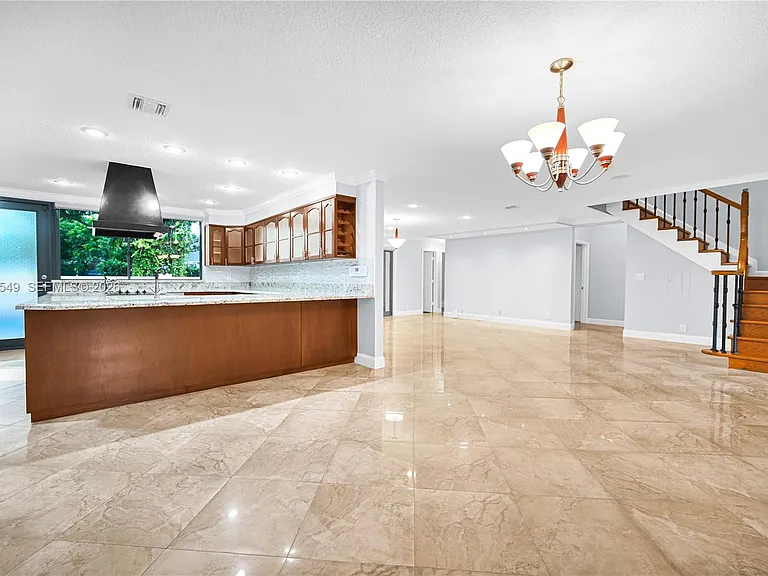 1067 SW 92nd Ave — Photo 10