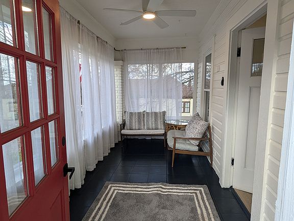 Sunroom with fan