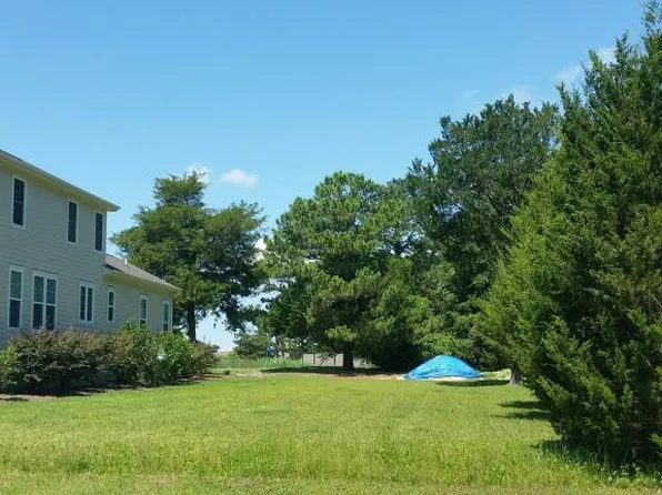 5113 Minnesota Dr, Southport, NC 28461