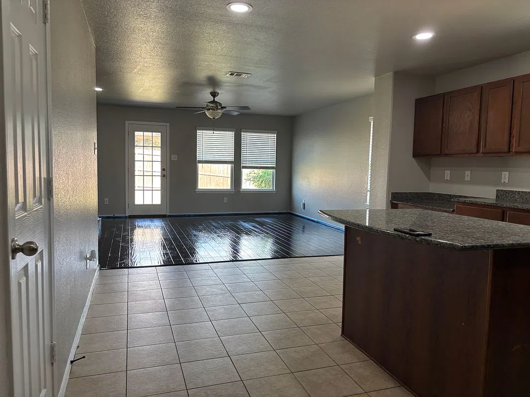 4 bed, 2.0 bath, 1868 sqft, $2,200 — Photo 1