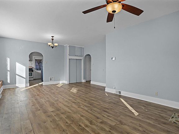 5th image of 611 E Penning Ave