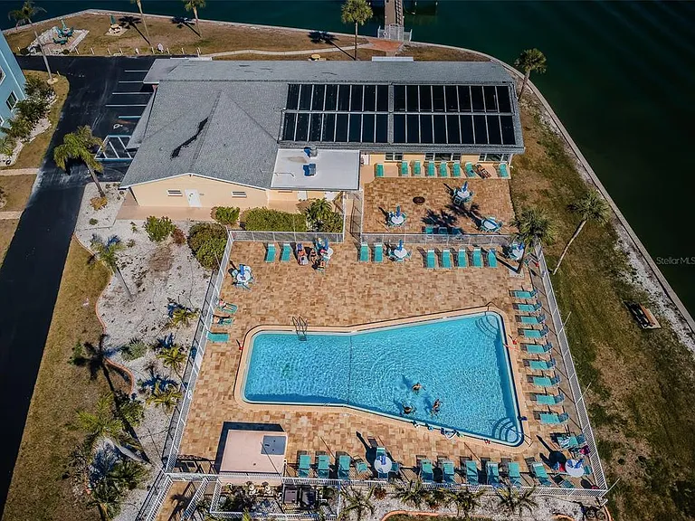 2 Causeway Blvd #208 — Photo 23