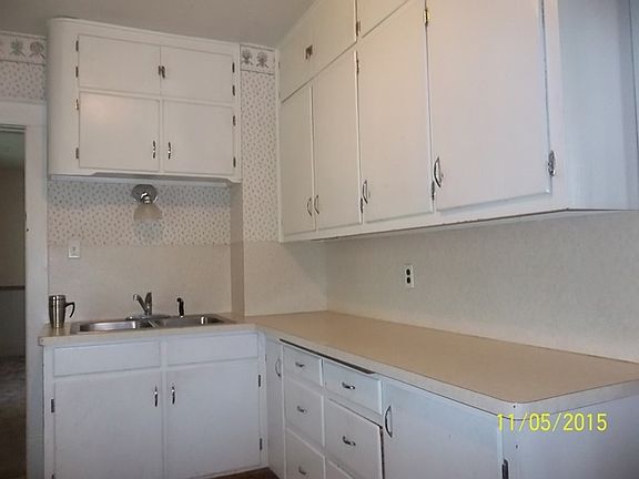 3rd image of 441 Saratoga St