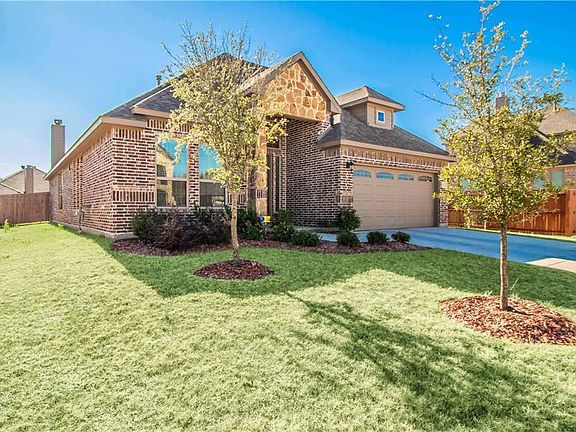 2nd image of 617 Ravenwood Dr