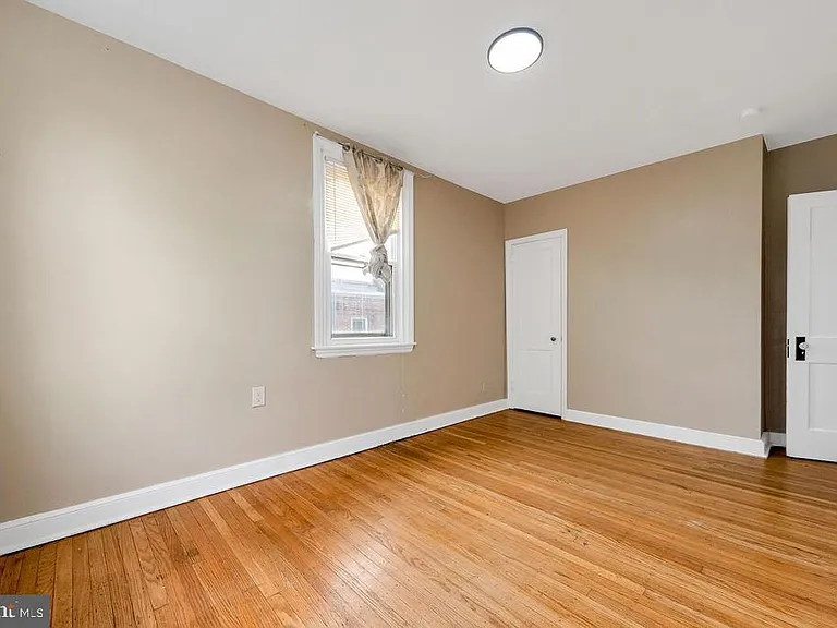 293 Wabash Ave — Photo 18