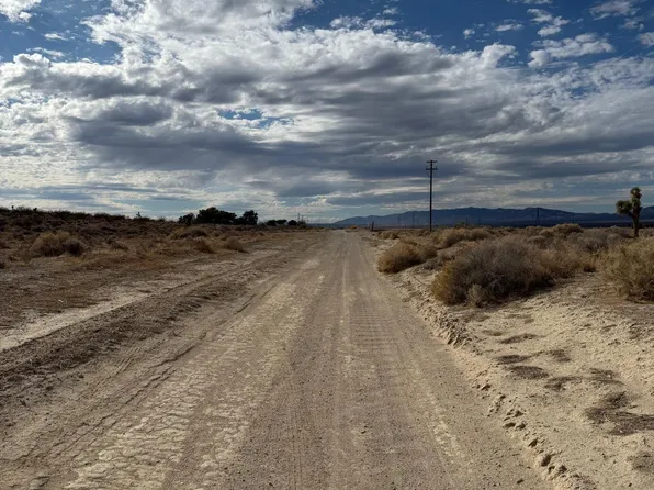 85th St W, Rosamond, CA 93560