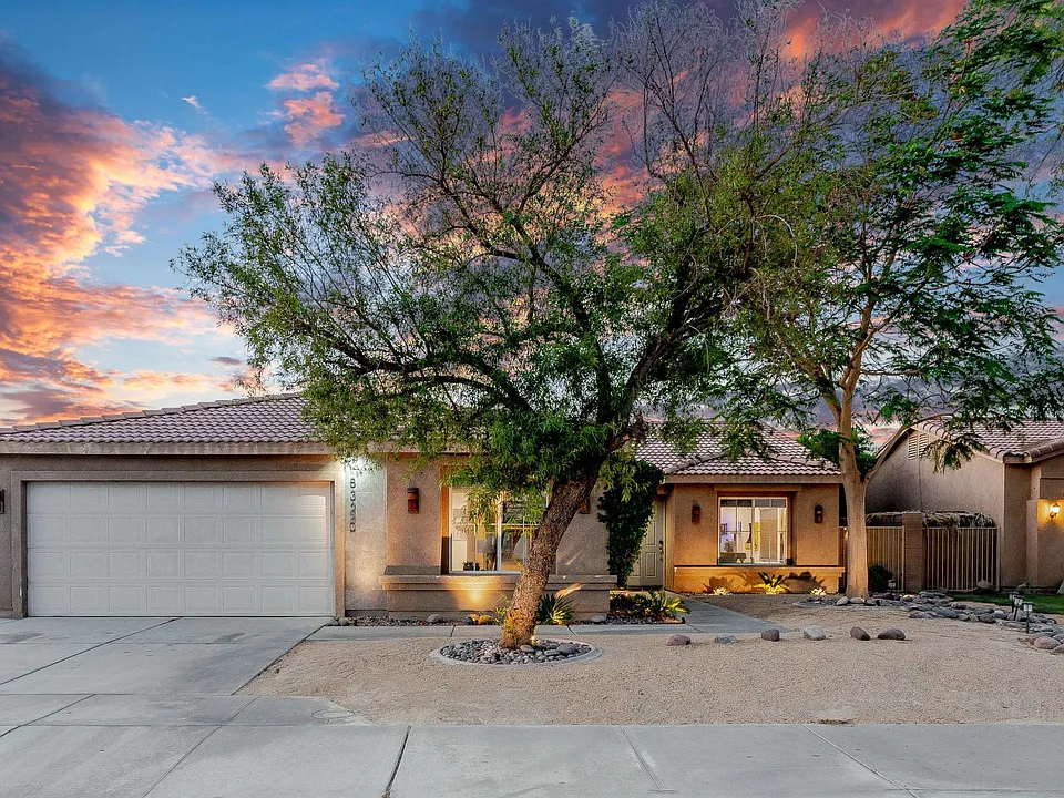 83290 Antigua Dr