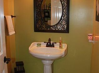 15 Lexis Ct, Bloomington, IL