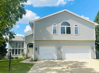 3203 Cypress Creek Rd, Champaign, IL 61822