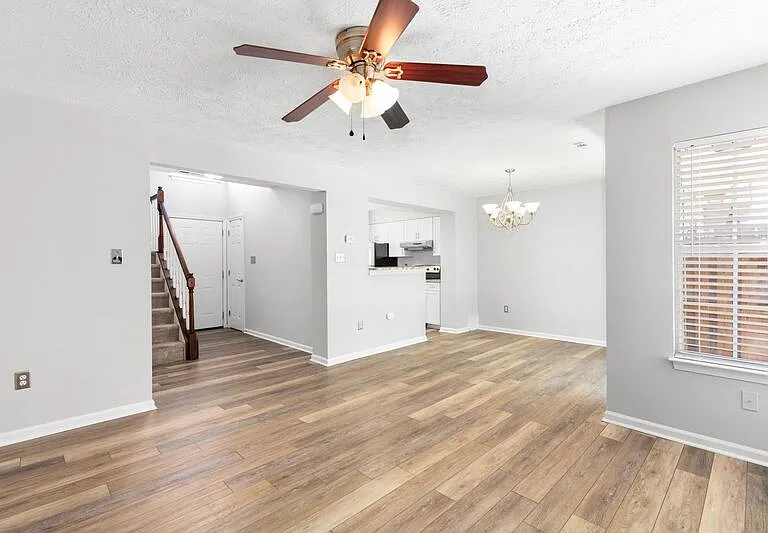 11121 Oxford Ter — Photo 4